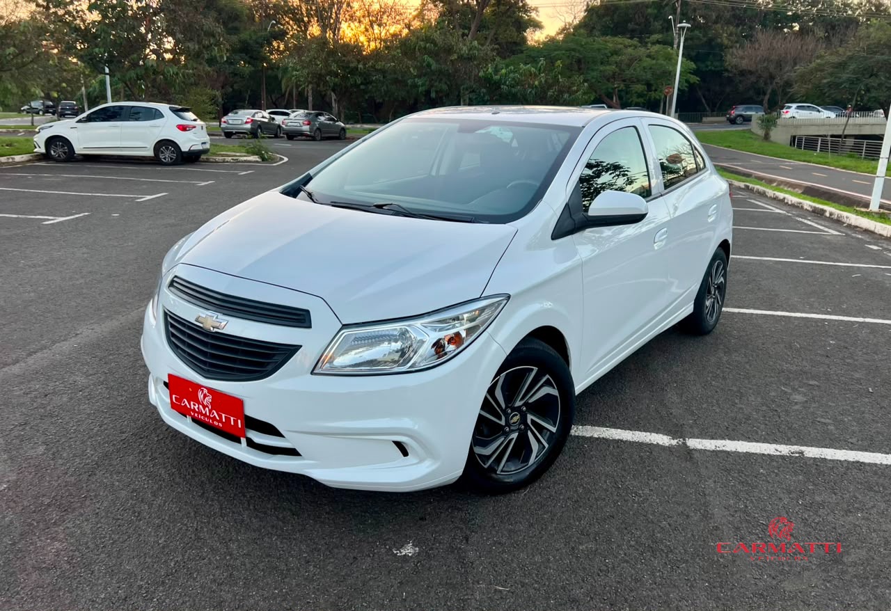Chevrolet ONIX HATCH Joy 1.0 8V Flex 5p Mec. foto 3