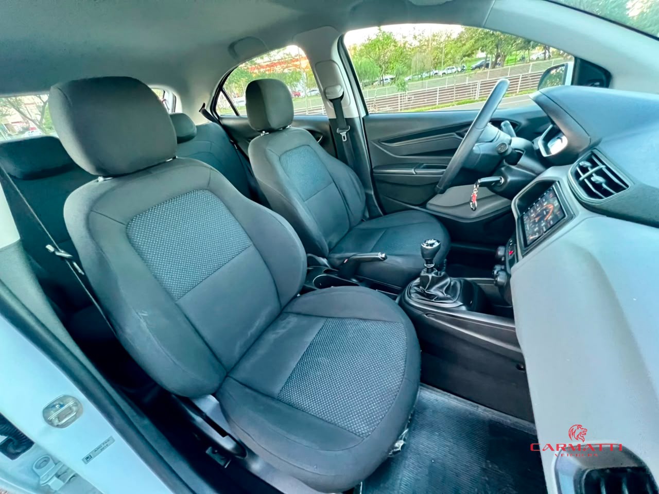 Chevrolet ONIX HATCH Joy 1.0 8V Flex 5p Mec. foto 8