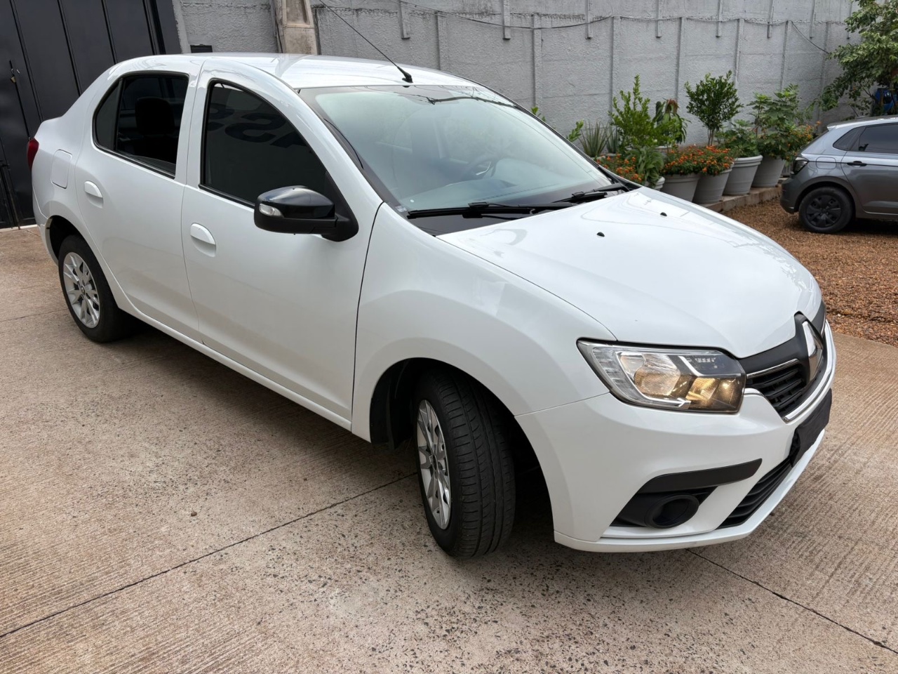 Renault LOGAN Zen Flex 1.0 12V 4p Mec. foto 4
