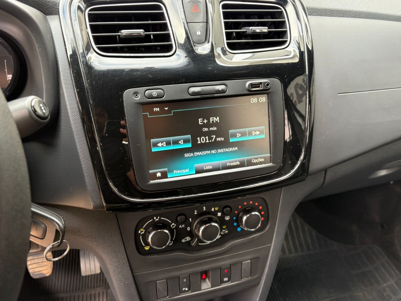 Renault LOGAN Zen Flex 1.0 12V 4p Mec. foto 14