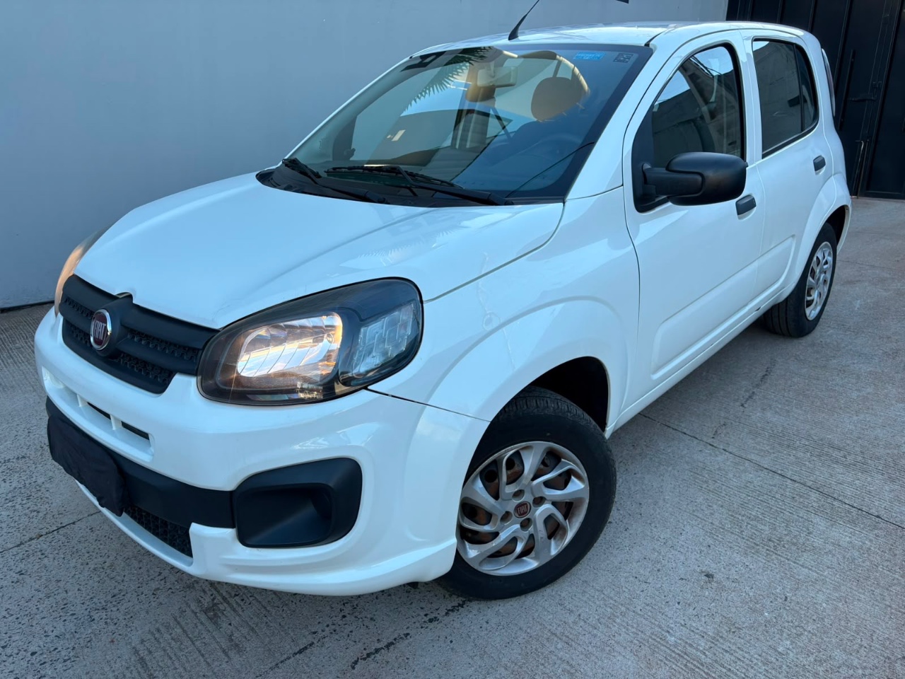Fiat UNO ATTRACTIVE 1.0 Fire Flex 8V 5p foto 2