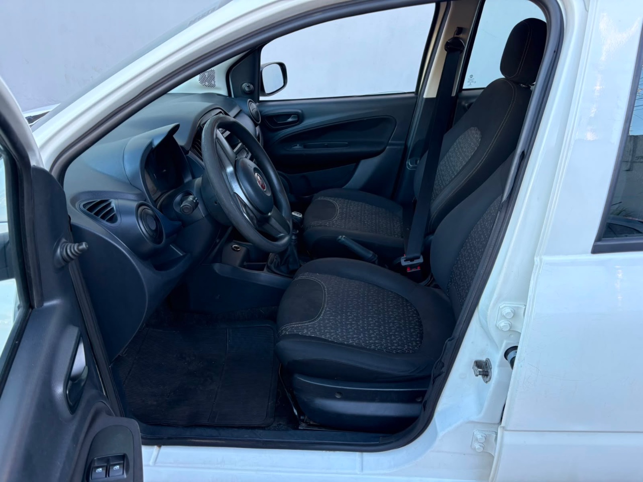 Fiat UNO ATTRACTIVE 1.0 Fire Flex 8V 5p foto 8
