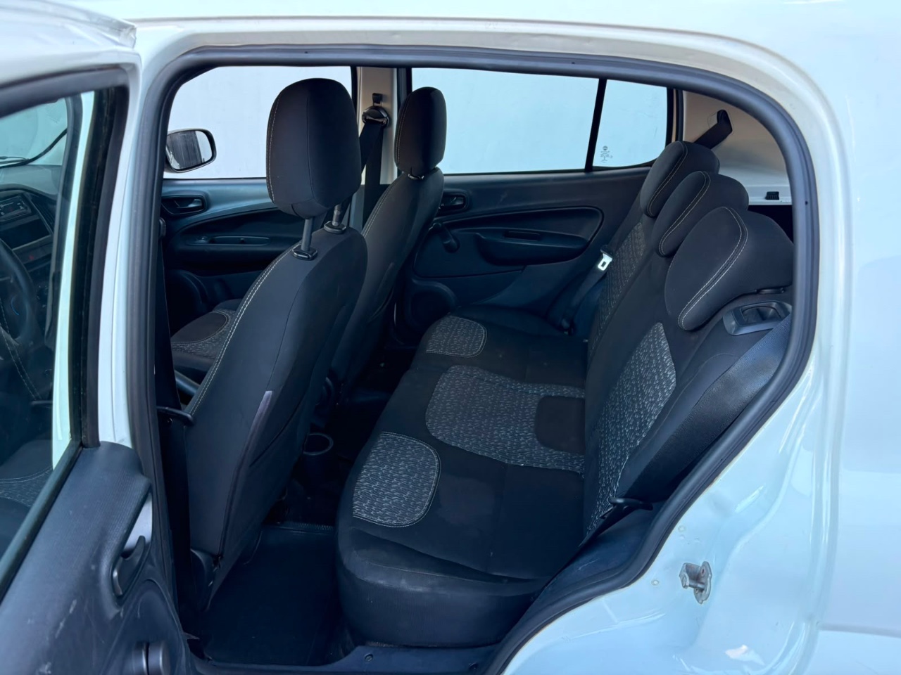 Fiat UNO ATTRACTIVE 1.0 Fire Flex 8V 5p foto 9