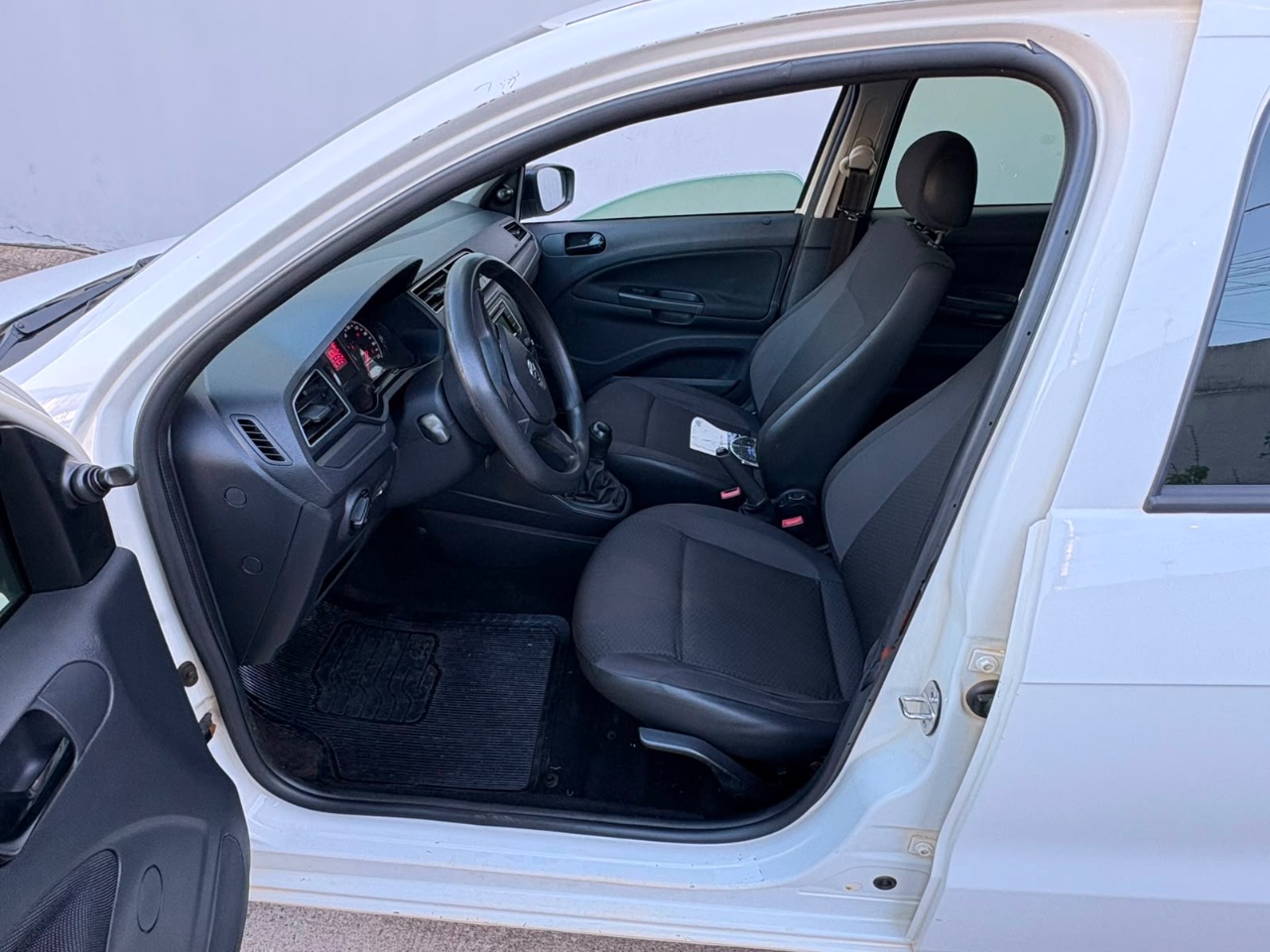 VW - VolksWagen Gol 1.0 Flex 12V 5p 8