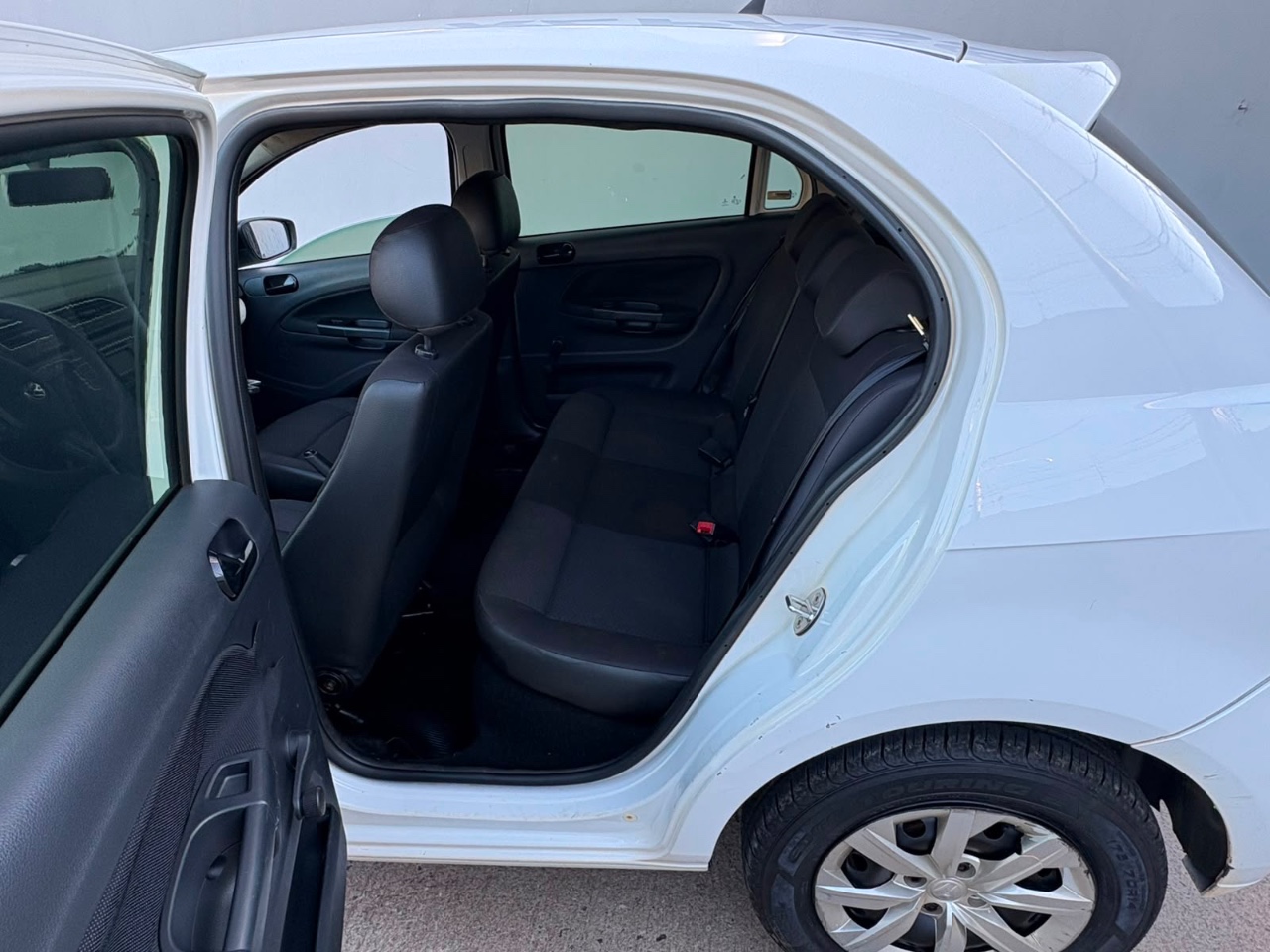 VW - VolksWagen Gol 1.0 Flex 12V 5p 9