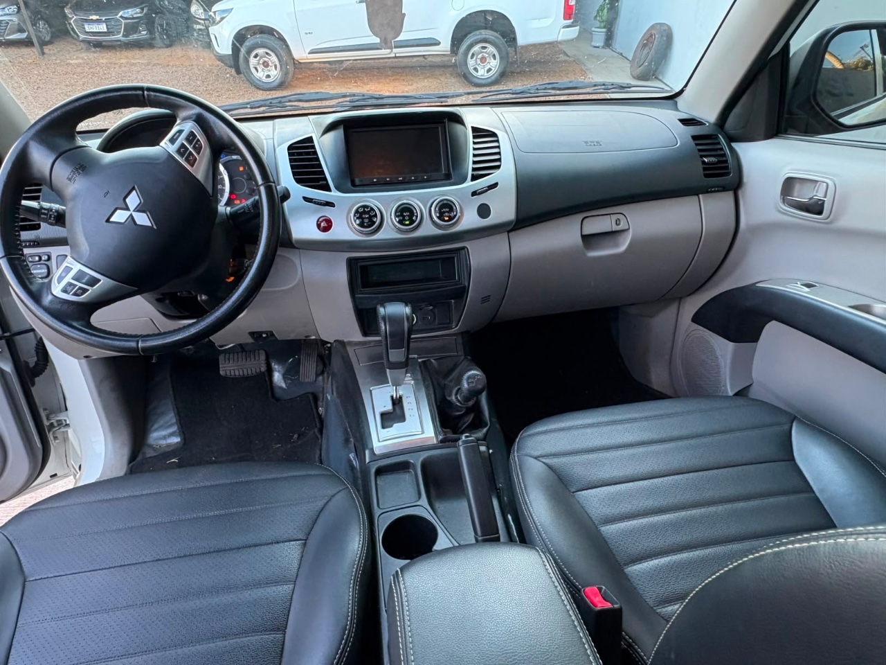 Mitsubishi L200 T.OUTDOOR 3.2 CD TB Int. Dies. Aut. 9
