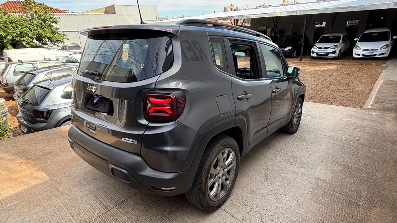 Jeep Renegade Long. T270 1.3 TB 4x2 Flex Aut. 22