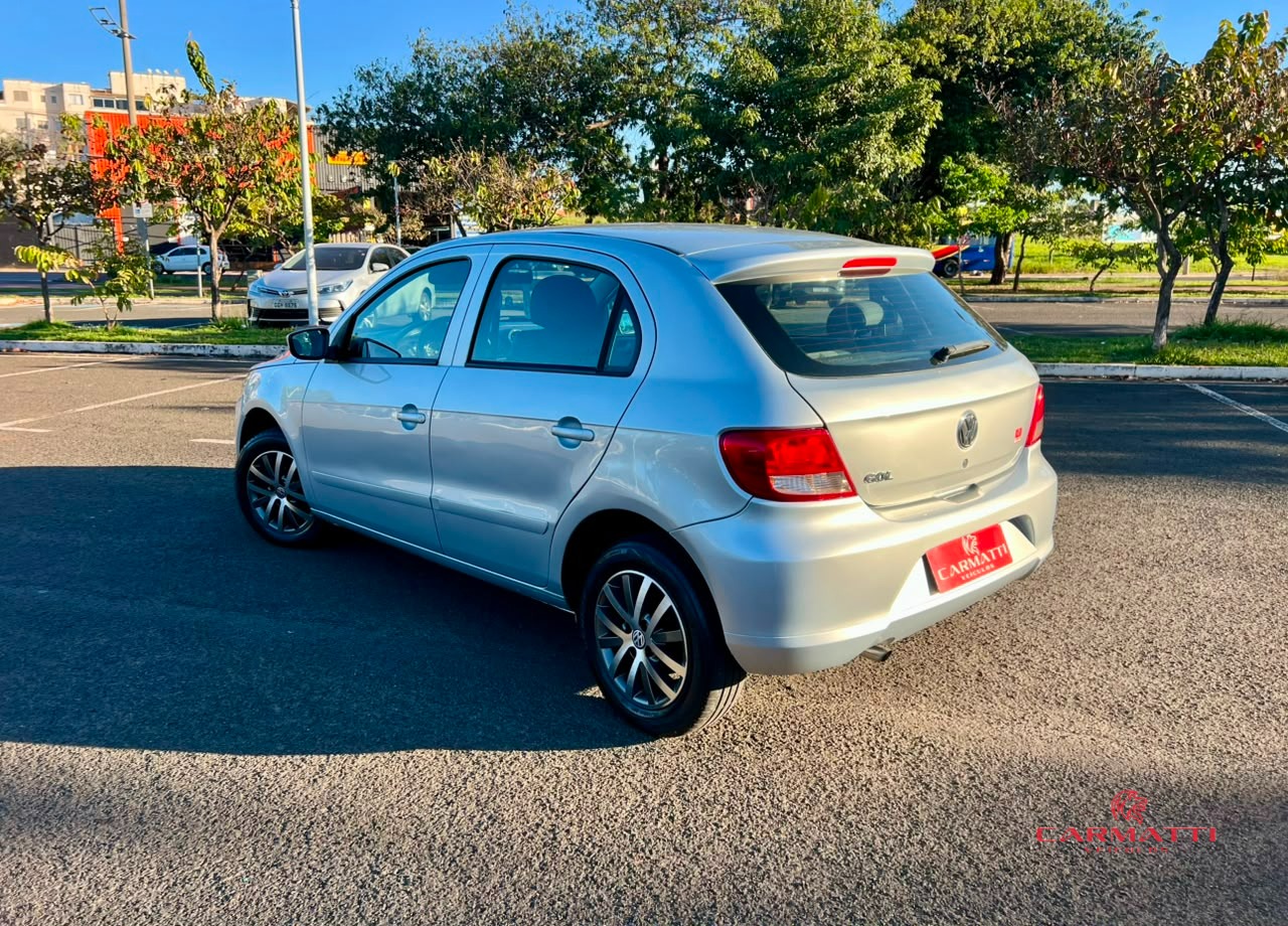 VW - VolksWagen Gol (novo) 1.0 Mi Total Flex 8V 4p 2