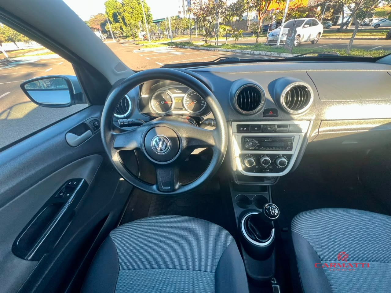 VW - VolksWagen Gol (novo) 1.0 Mi Total Flex 8V 4p 6