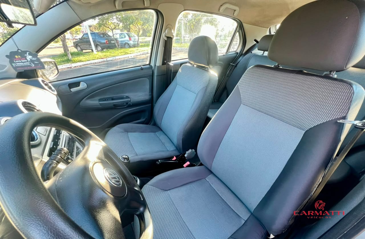 VW - VolksWagen Gol (novo) 1.0 Mi Total Flex 8V 4p 7