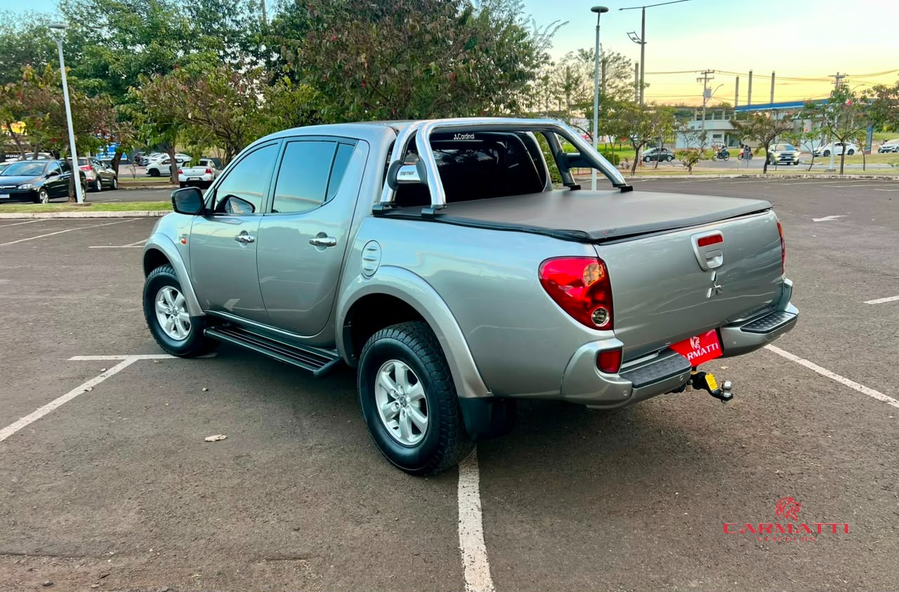 Mitsubishi L200 Triton HPE 3.5 CD V6 24V Flex Aut. foto 2