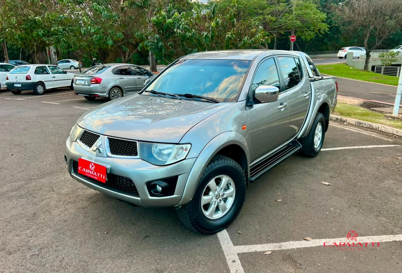 Mitsubishi L200 Triton HPE 3.5 CD V6 24V Flex Aut. foto 3