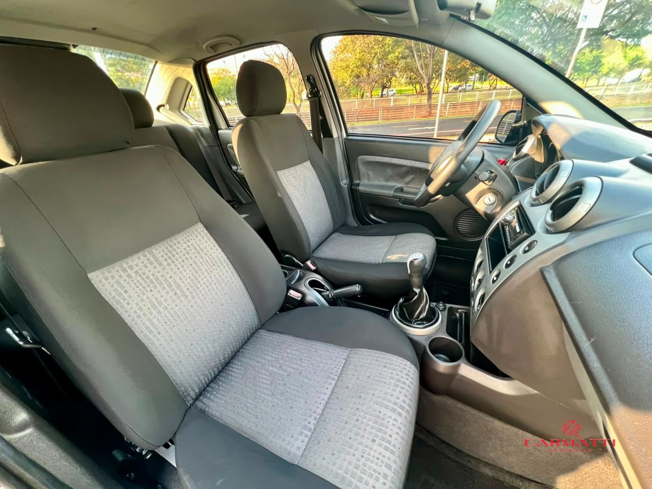 Ford Fiesta Sedan SE 1.6 8V Flex 4p 8