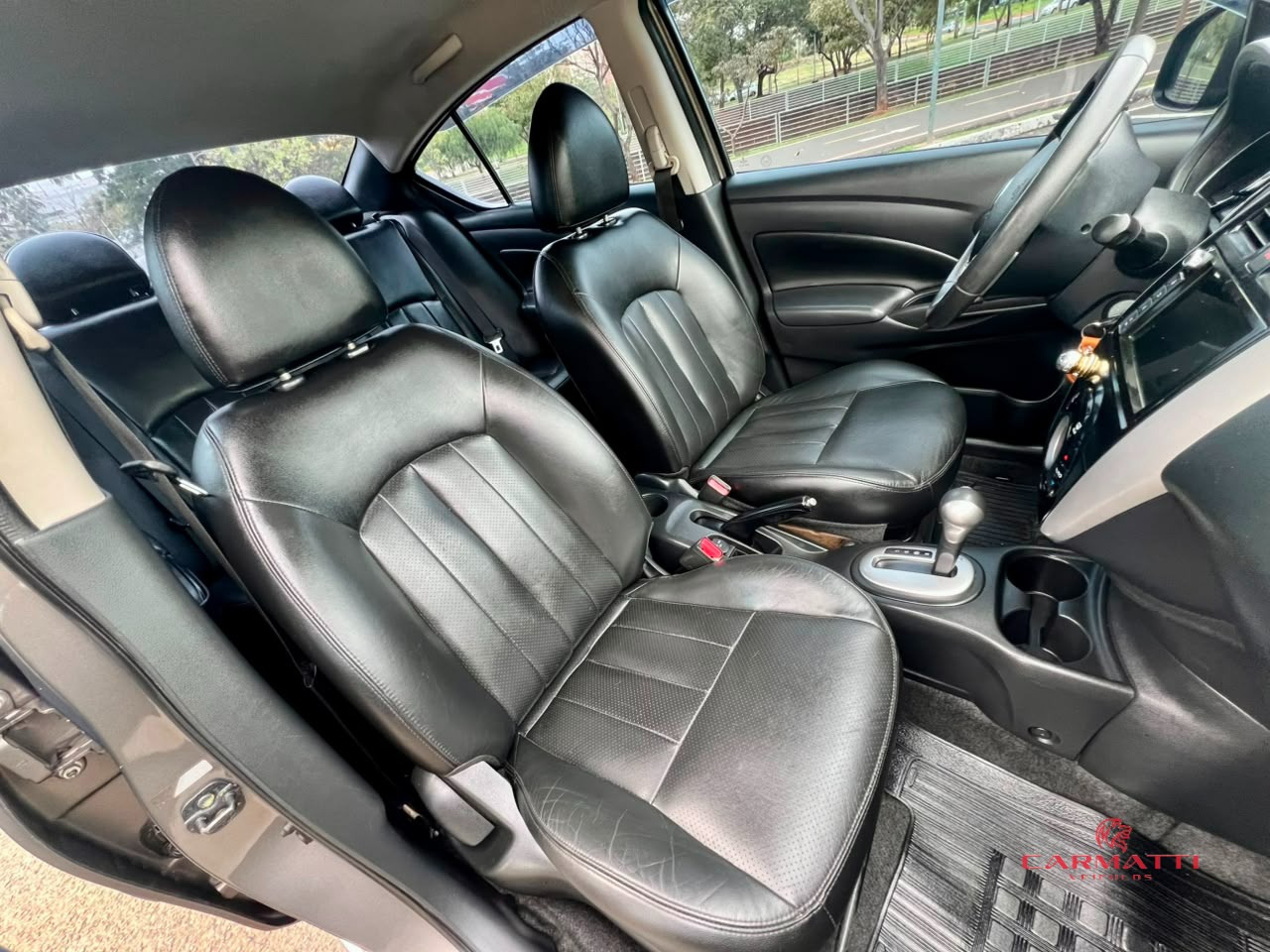 Nissan VERSA SL 1.6 16V FlexStart 4p Aut. 8