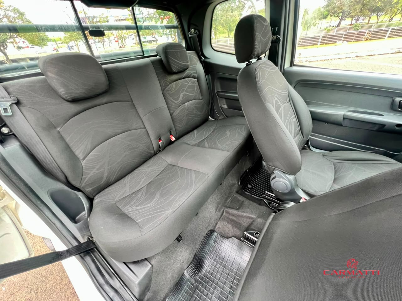 Fiat Strada Working HARD 1.4 Fire Flex 8V CD foto 6