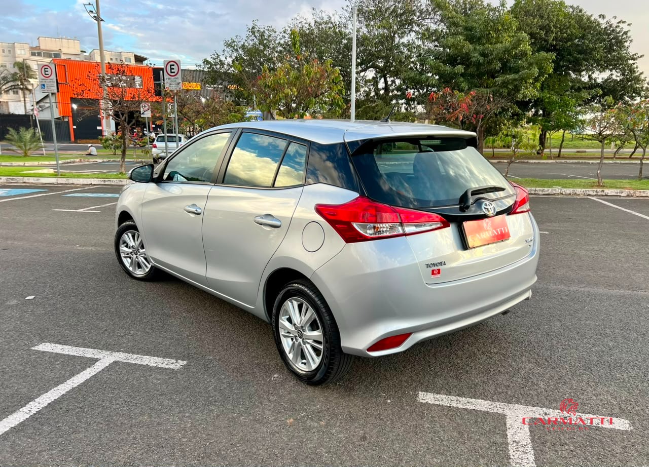 Toyota YARIS XL 1.3 Flex 16V 5p Aut. foto 2