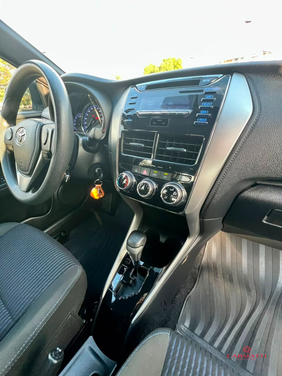 Toyota YARIS XL 1.3 Flex 16V 5p Aut. foto 7