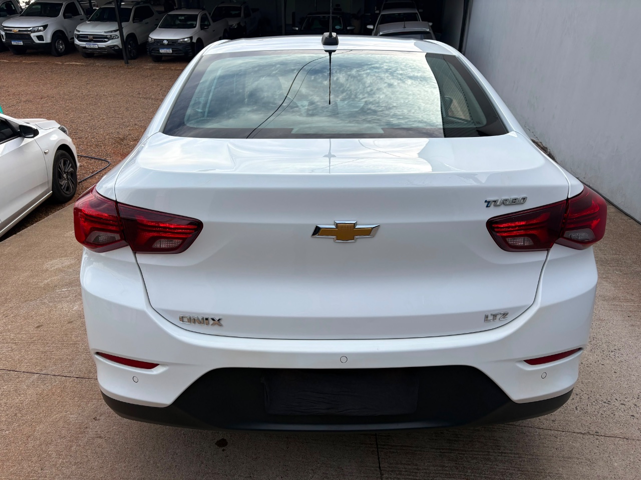 Chevrolet ONIX SEDAN Plus LTZ 1.0 12V TB Flex Aut. foto 3