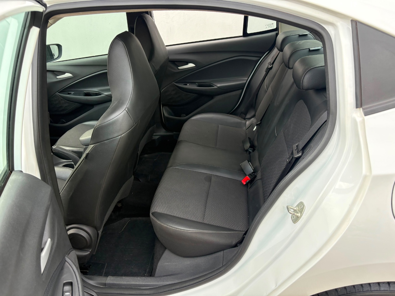 Chevrolet ONIX SEDAN Plus LTZ 1.0 12V TB Flex Aut. foto 8