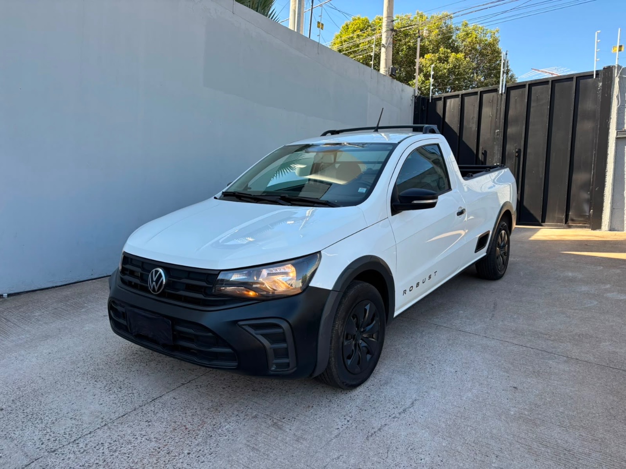 Volkswagen Saveiro Robust 1.6 Total Flex 16V  foto 2
