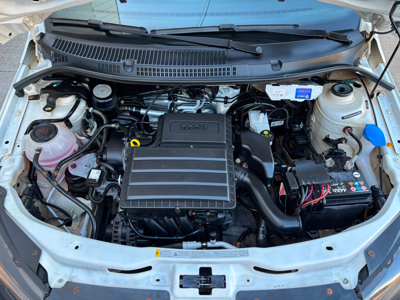 Volkswagen Saveiro Robust 1.6 Total Flex 16V  foto 8