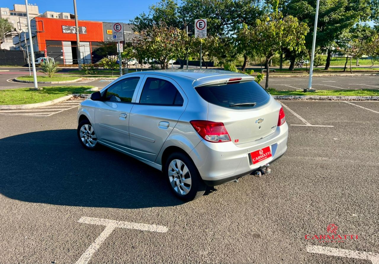 Chevrolet ONIX HATCH LT 1.0 8V FlexPower 5p Mec. foto 2