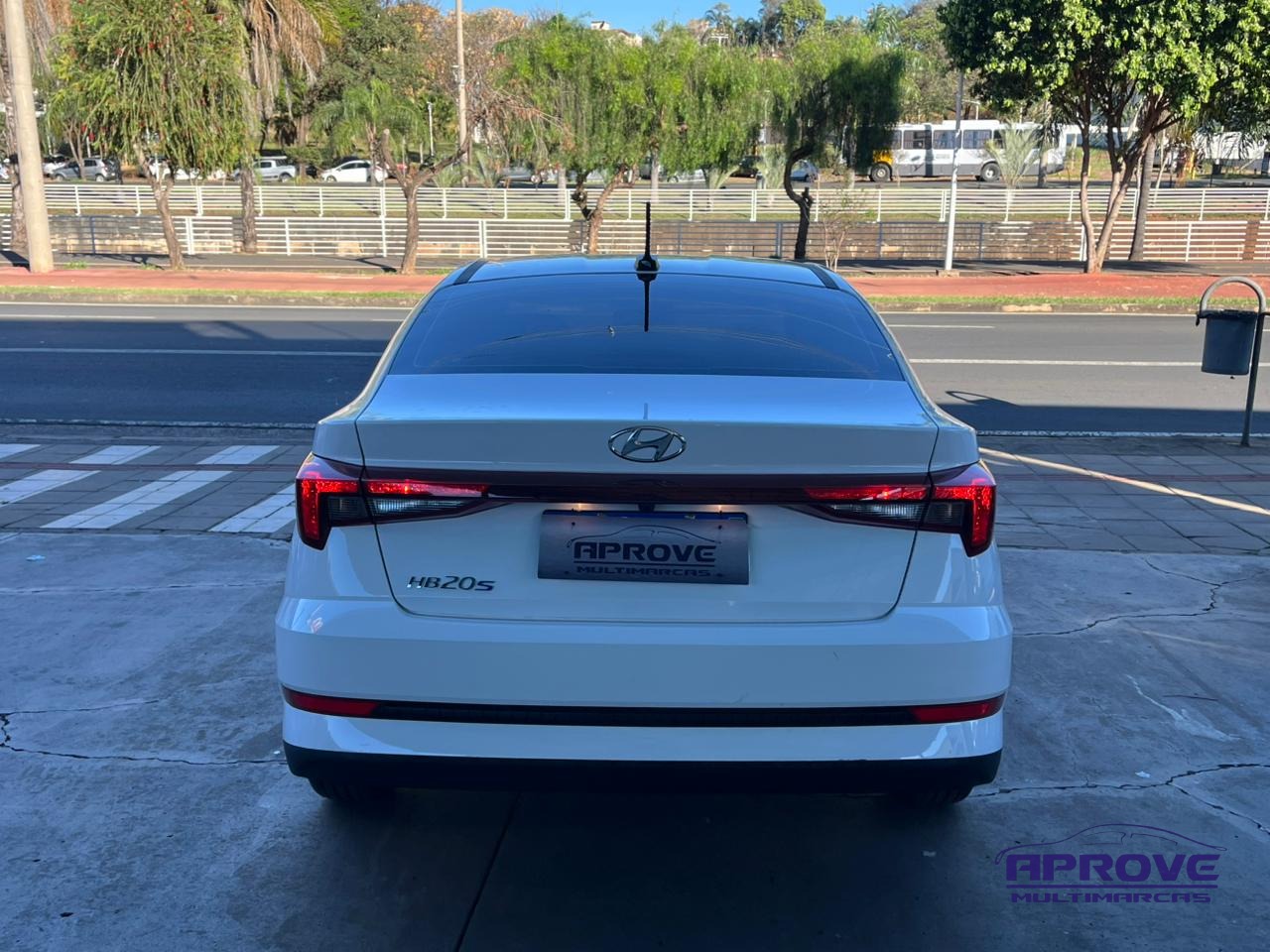 Hyundai HB20S Comfort Plus 1.0 Flex 12V Mec. foto 6
