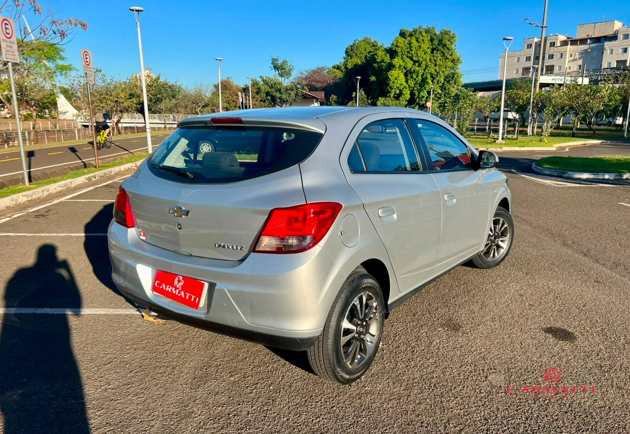 Chevrolet ONIX HATCH LTZ 1.4 8V FlexPower 5p Mec. foto 4