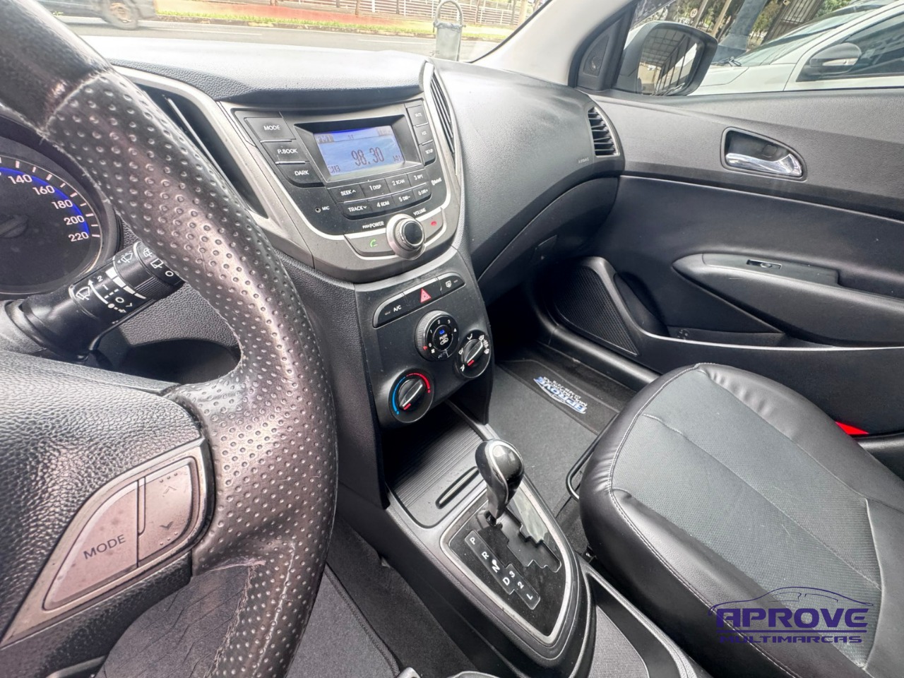 Hyundai HB20X Premium 1.6 Flex 16V Aut. foto 8