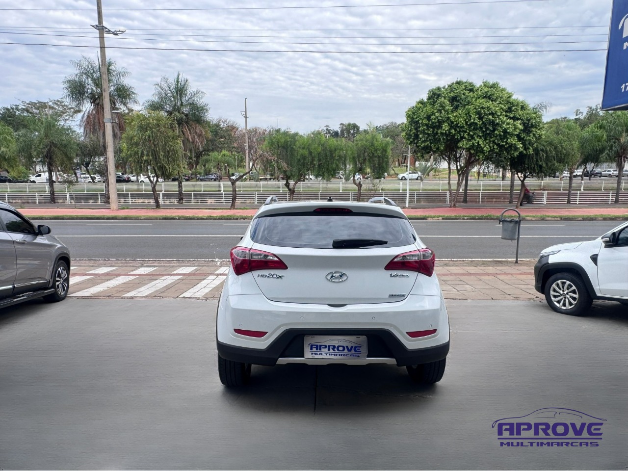 Hyundai HB20X Premium 1.6 Flex 16V Aut. foto 5