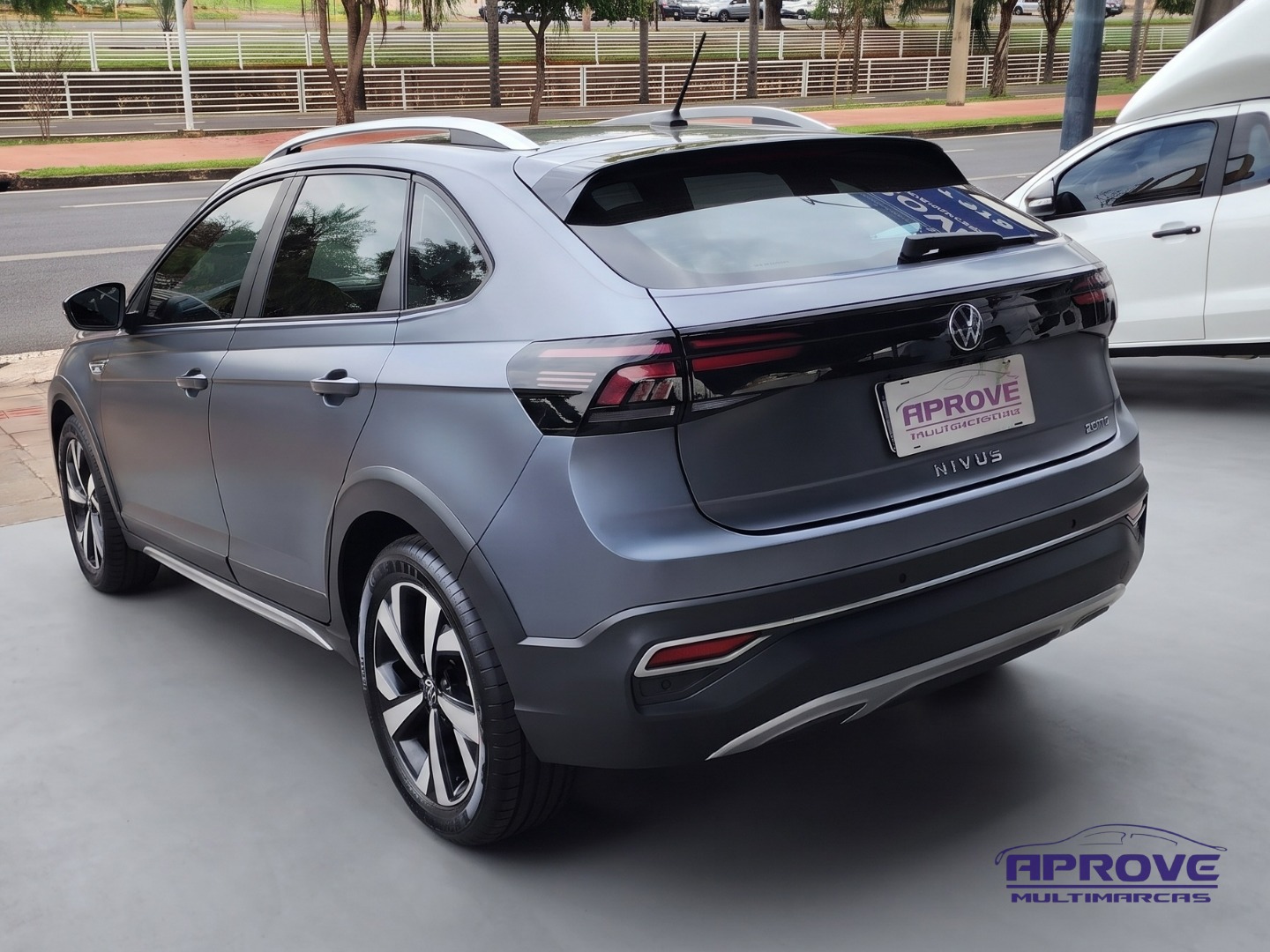 Volkswagen Nivus Highline 1.0 200 TSI Flex Aut. foto 3