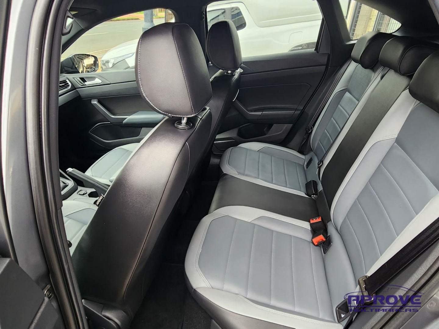 Volkswagen Nivus Highline 1.0 200 TSI Flex Aut. foto 9