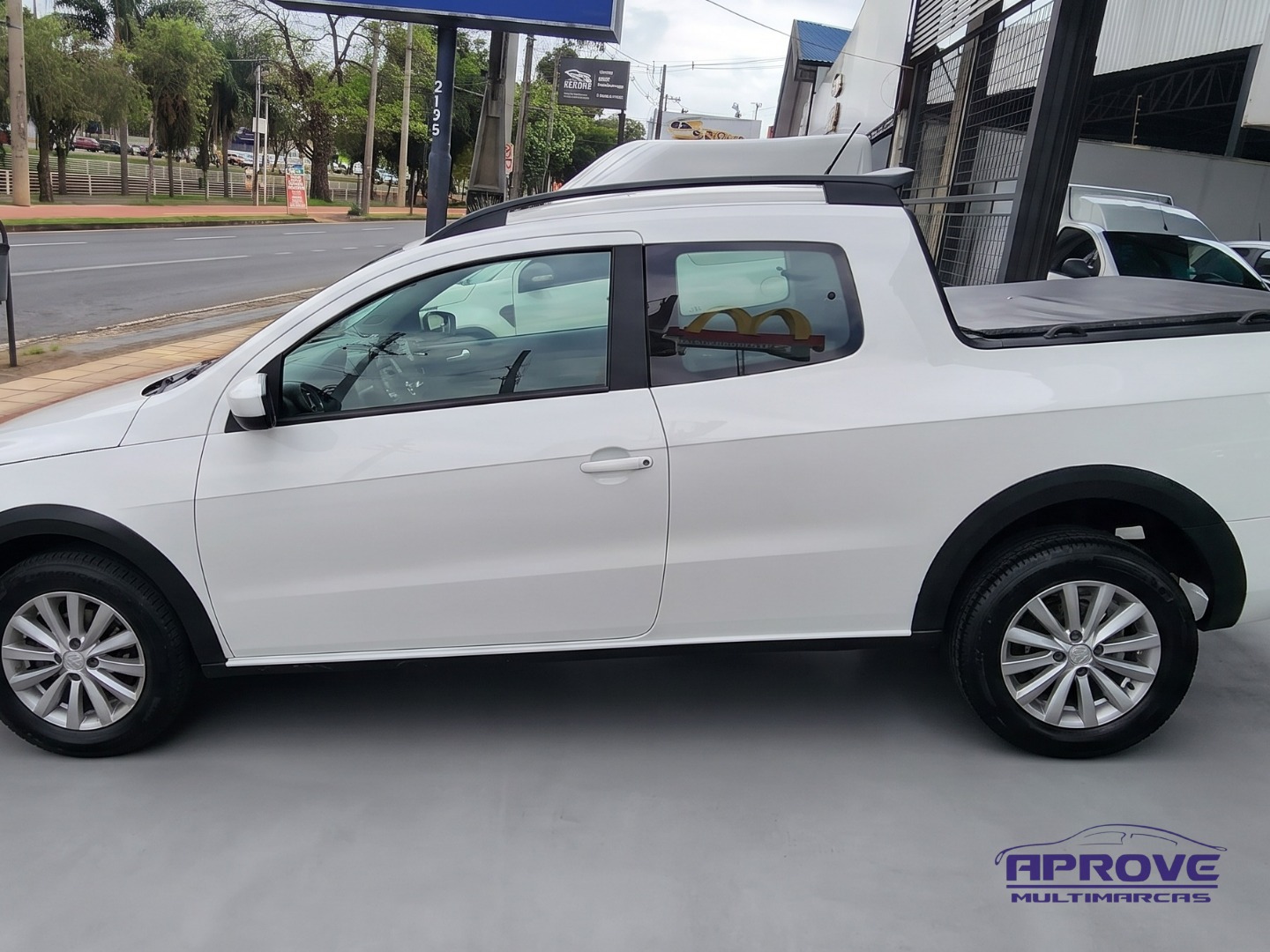 VW - VolksWagen Saveiro Trendline 1.6 T.Flex 8V CD 7