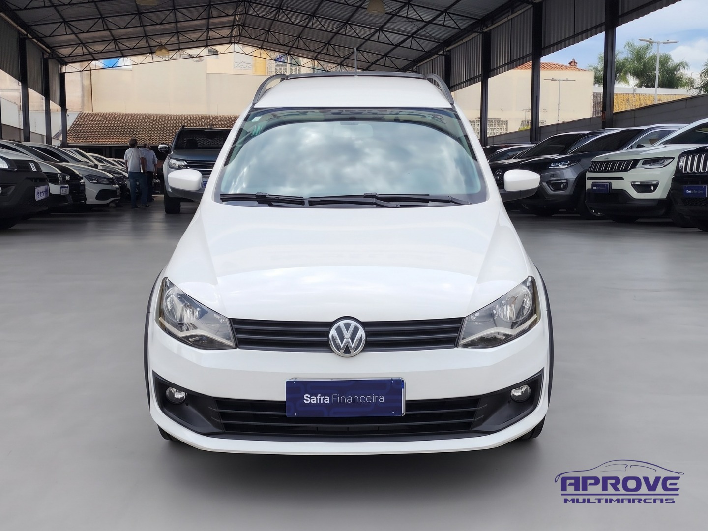 VW - VolksWagen Saveiro Trendline 1.6 T.Flex 8V CD 5