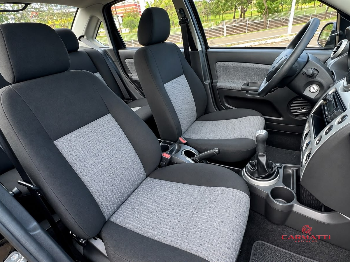 Ford Fiesta Sed. 1.6 8V Flex 4p foto 6