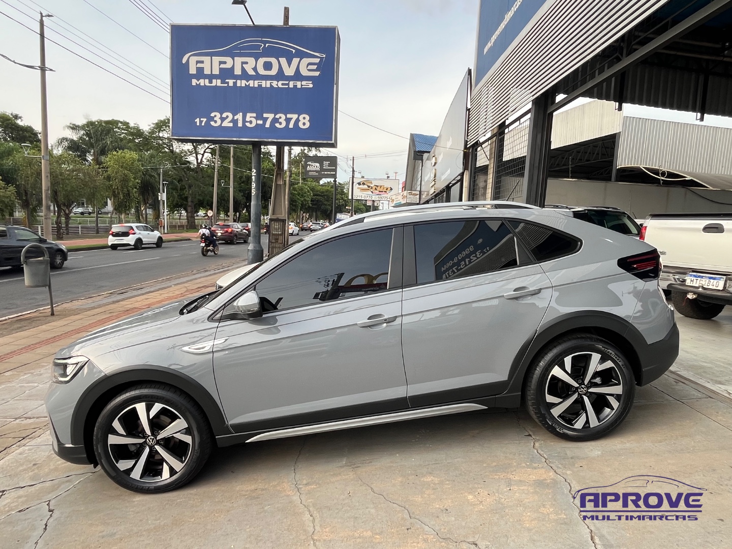 Volkswagen Nivus Highline 1.0 200 TSI Flex Aut. foto 3