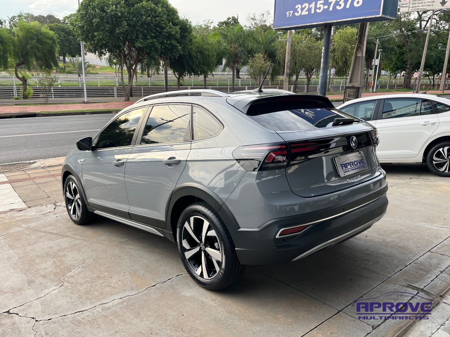 Volkswagen Nivus Highline 1.0 200 TSI Flex Aut. foto 4